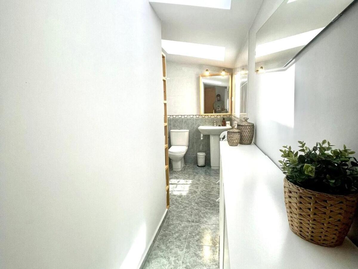 Calu Homes Duplex Cerca Playa De Huelin Málaga Exteriör bild